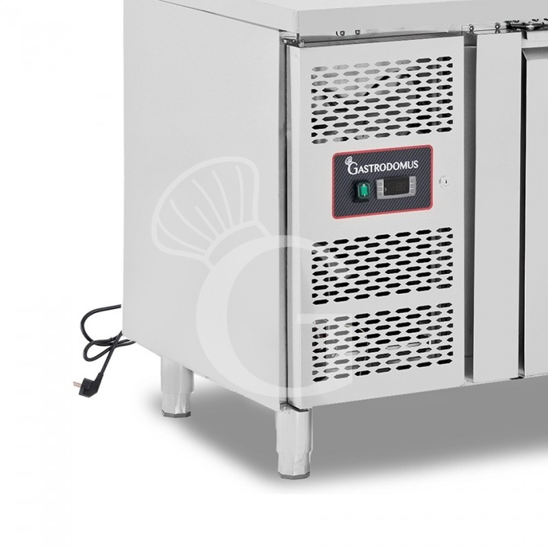 Tavolo refrigerato 2 porte con lavello,motore a sinistra,Prof. 700 mm,temp +2°C/+8°C, completo di rubinetto, classe energetica B