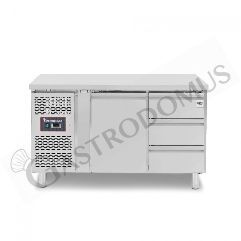 Tavolo Refrigerato 3 cassetti 1 porta 700 mm -2°C/+8°C Motore a sinistra Tavolo Refrigerato 3 cassetti 1 porta 700 mm -2°C/+8°C Motore a sinistra