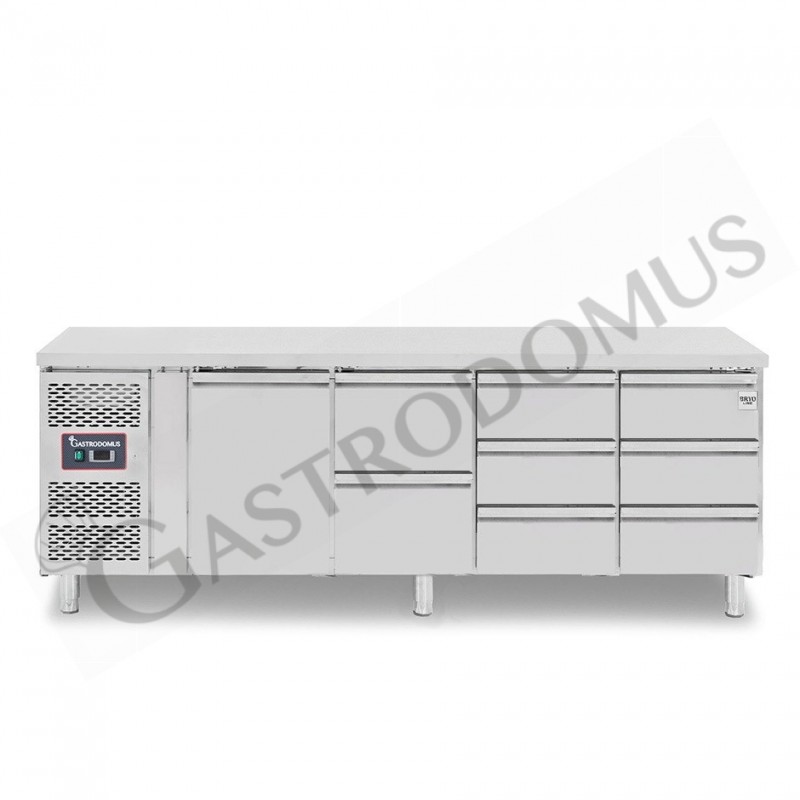 Tavolo refrigerato 8 cassetti 1 porta 700 mm -2°C/+8°C, motore a sinistra Tavolo refrigerato 8 cassetti 1 porta 700 mm -2°C/+8°C, motore a sinistra