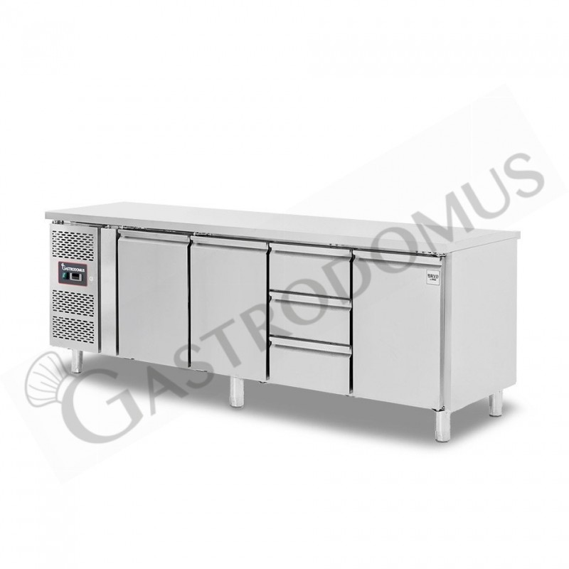 Tavolo refrigerato 3 cassetti 3 porte 700 mm -2°C/+8°C, motore a sinistra Tavolo refrigerato 3 cassetti 3 porte 700 mm -2°C/+8°C, motore a sinistra