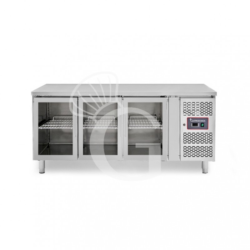 Tavolo frigo per pasticceria 3 porte vetro Prof. 800 -2°C/+8°C piano in acciaio classe energetica C Tavolo frigo per pasticceria 3 porte vetro Prof. 800 -2°C/+8°C piano in acciaio classe energetica C