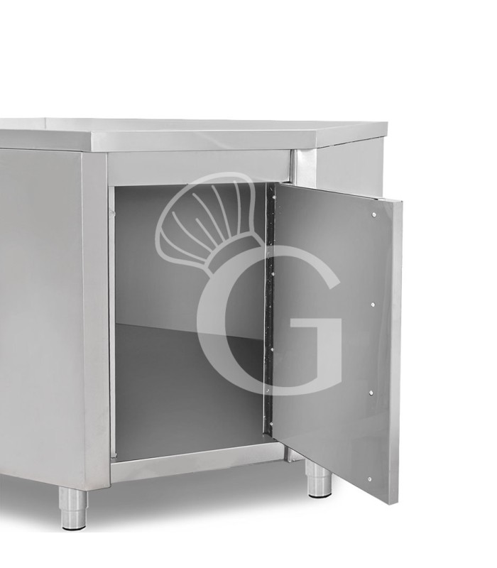 Tavolo armadiato a angolo in acciaio inox con porta battente e profondità 700 mm