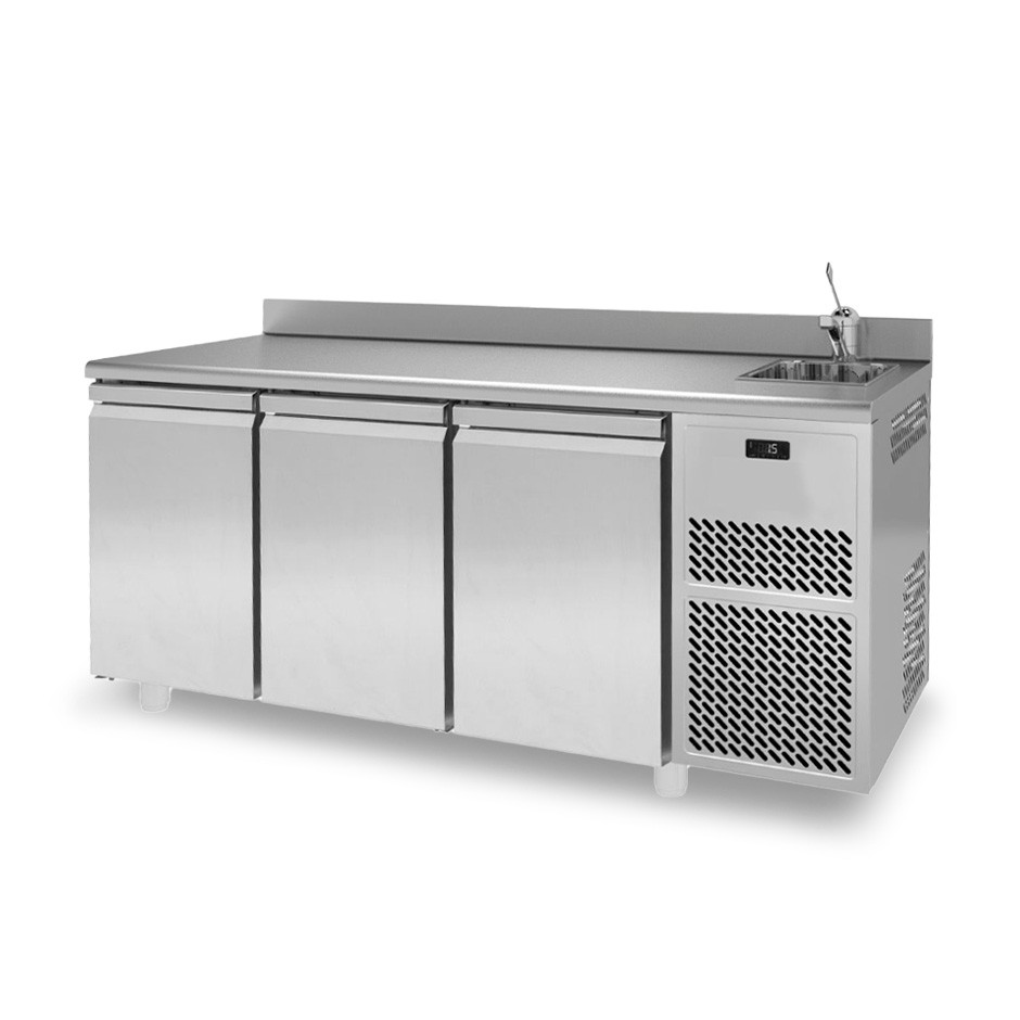 Tavolo Refrigerato con Lavello 3 porte alzatina Prof. 700 mm 0°C/+10°C Classe energetica C