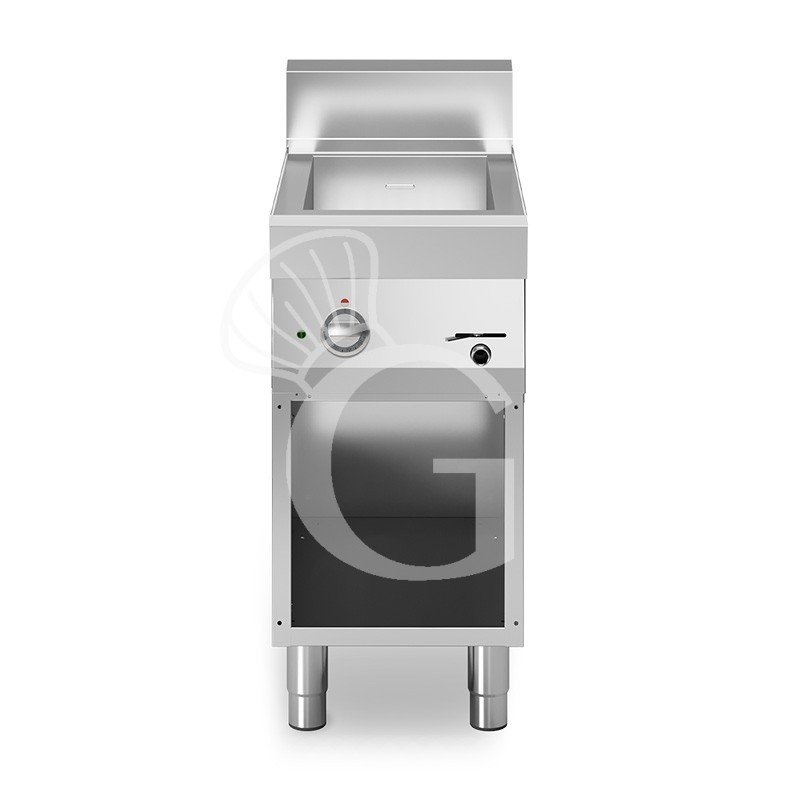 Bagnomaria elettrico su mobile aperto predisposto per bacinelle GN h 150 mm L 400 mm x P 700 mm Bagnomaria elettrico su mobile aperto predisposto per bacinelle GN h 150 mm L 400 mm x P 700 mm