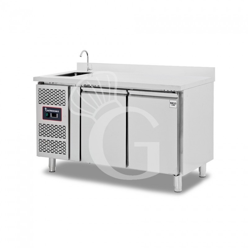 Tavolo refrigerato 2 porte con lavello e alzatina, motore a sinistra,Prof. 700 mm,temp +2°C/+8°C, completo di rubinetto