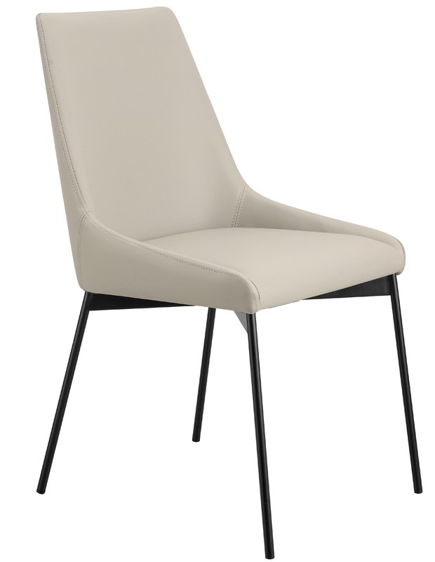 Sedia con struttura in metallo verniciato, rivestimento in tessuto o ecopelle