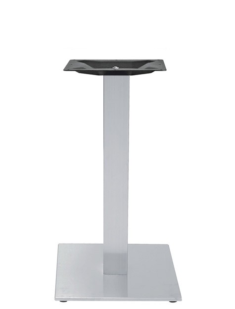 Base in acciaio inox satinato, piedini regolabili altezza 720 mm
