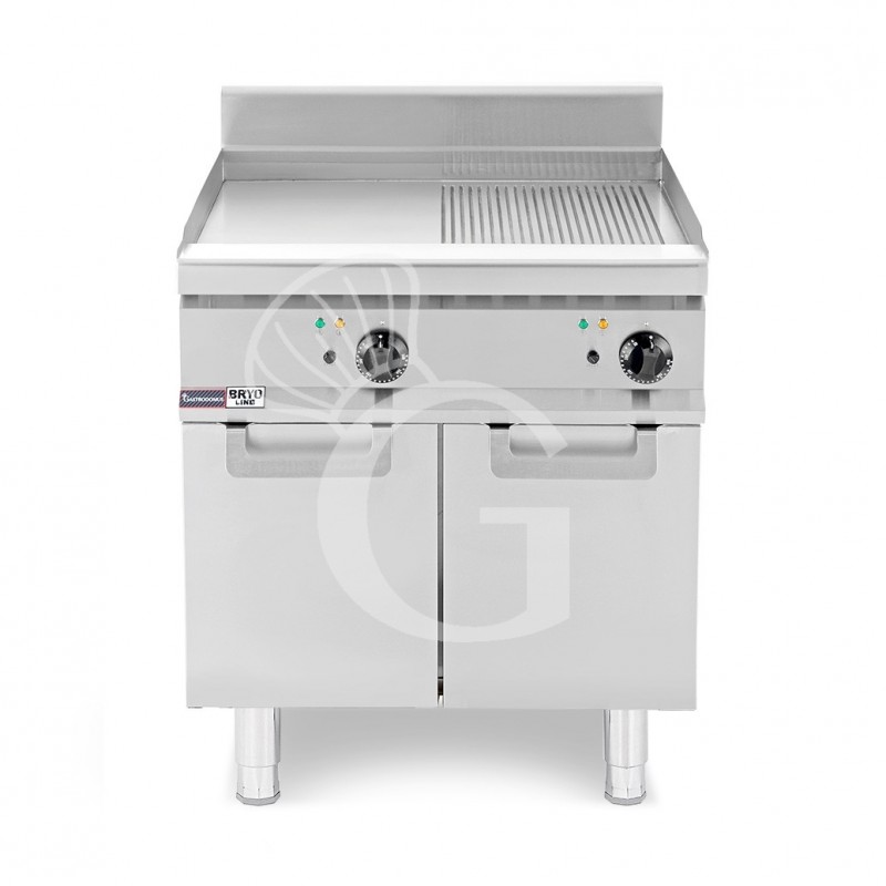 Fry top elettrico su armadio chiuso, profondità 700 mm, piastra 1/2 liscia 1/2 rigata Fry top elettrico su armadio chiuso, profondità 700 mm, piastra 1/2 liscia 1/2 rigata