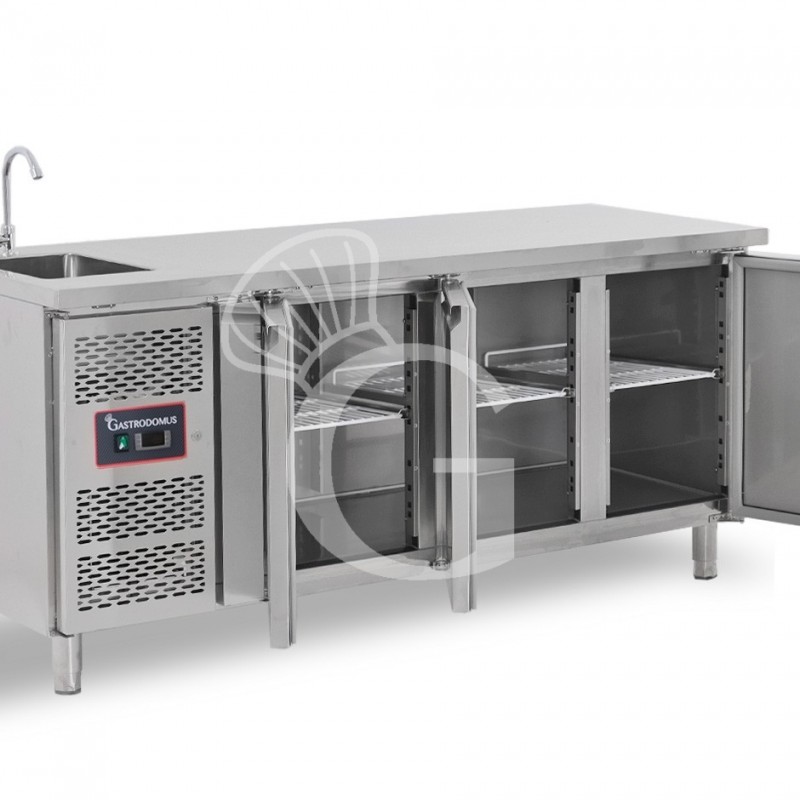 Tavolo refrigerato 3 porte con lavello,motore a sinistra,Prof. 700 mm,temp +2°C/+8°C, completo di rubinetto classe energetica C