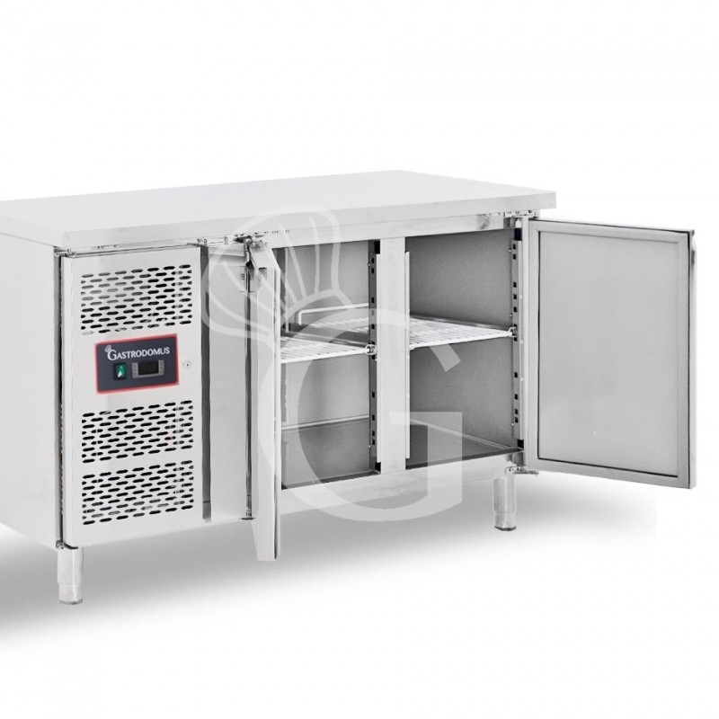 Tavolo Refrigerato 2 porte Prof. 700 mm +2°C/+8°C motore a sinistra classe energetica C