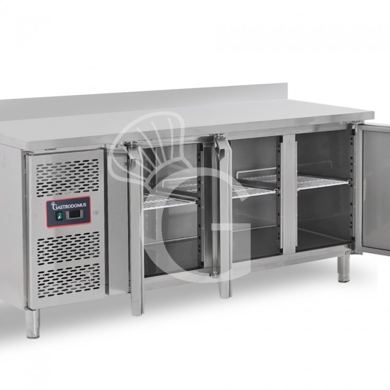 Tavolo Refrigerato 3 porte alzatina Prof. 700 mm +2°C/+8°C motore a sinistra classe energetica C