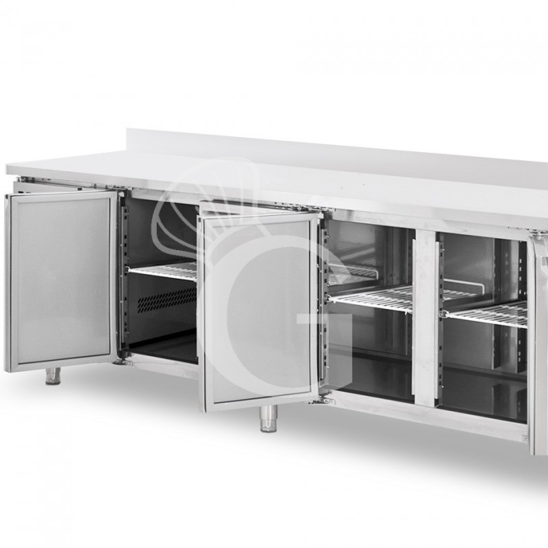 Tavolo Refrigerato 4 porte alzatina Prof. 600 mm +2°C/+8°C motore a sinistra classe energetica B