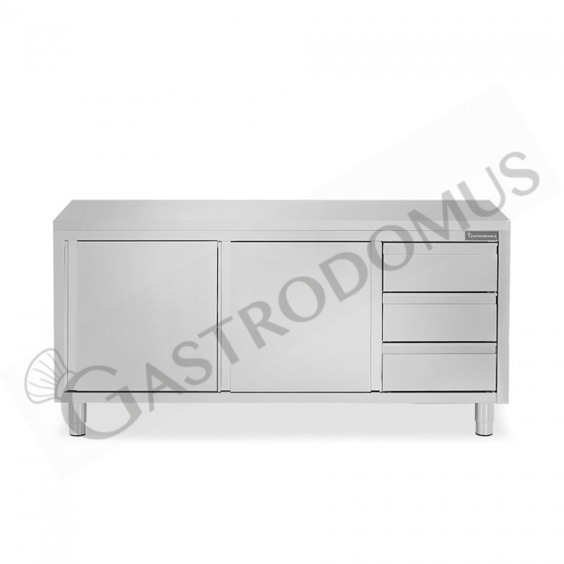 Tavolo armadiato, 2 porte scorrevoli, 3 cassetti sul lato destro, L 2100 mm x P 700 mm x H 850 mm Tavolo armadiato, 2 porte scorrevoli, 3 cassetti sul lato destro, L 2100 mm x P 700 mm x H 850 mm
