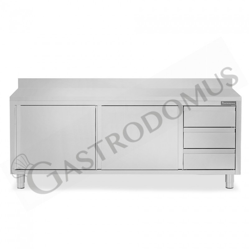 Tavolo armadiato,2 porte scorrevoli,3 cassetti a destra, alzatina, L2400 x P700 x H950mm Tavolo armadiato,2 porte scorrevoli,3 cassetti a destra, alzatina, L2400 x P700 x H950mm