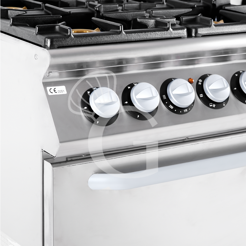 Cucina professionale a gas 4 fuochi forno elettrico a convezione profondità 900 mm