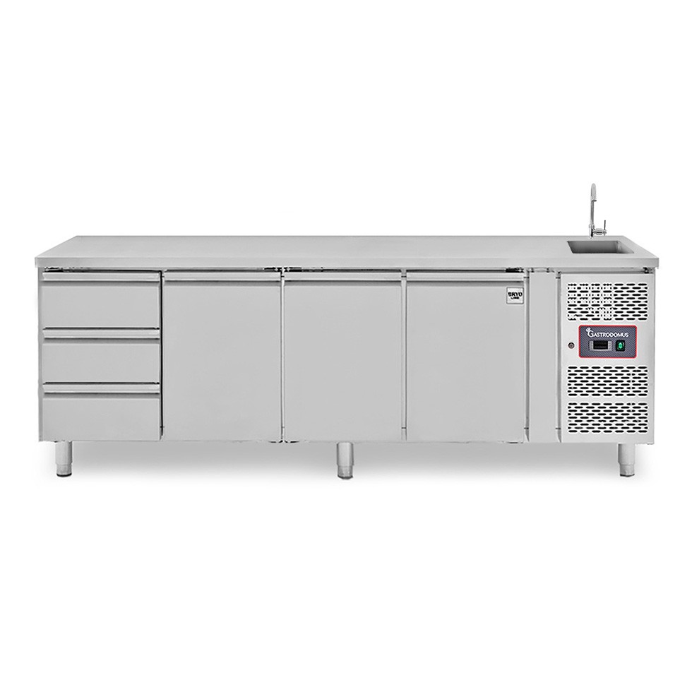 Tavolo refrigerato 3 cassetti 3 porte con lavello, Prof. 700 mm, temp. +2°C/+8°C, completo di rubinetto