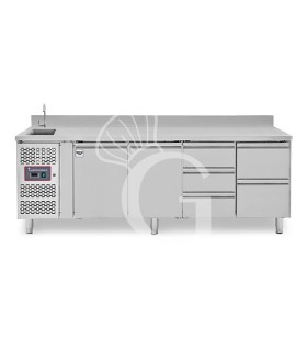 Tavolo refrigerato 5 cassetti 3+2 a destra, 2 porte lavello, rubinetto, alzatina, motore a sinistra P 700 mm, +2°C/+8°C