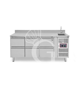 Tavolo refrigerato 6 cassetti con lavello e alzatina, Prof. 700 mm, temp. +2°C/+8°C, completo di rubinetto