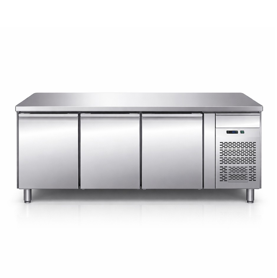 Tavolo refrigerato con 3 porte, cassetto sopra al motore, profondità 600 mm e temperatura -2°C/+8°C - Classe energetica B