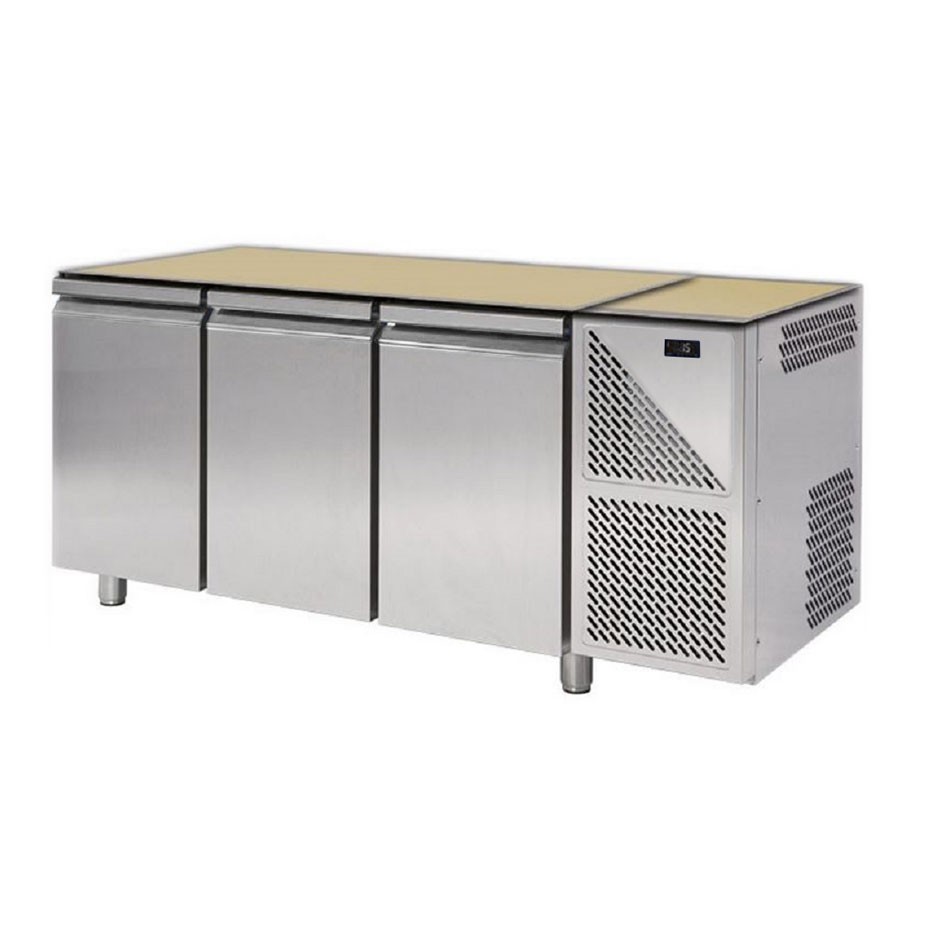 Tavolo frigo senza top con 3 porte, profondità 700 mm e temperatura 0/10°C