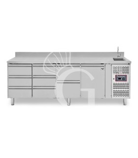 Tavolo refrigerato, 8 cassetti, 1 porta, lavello, rubinetto, alzatina, P 700 mm, +2°C/+8°C