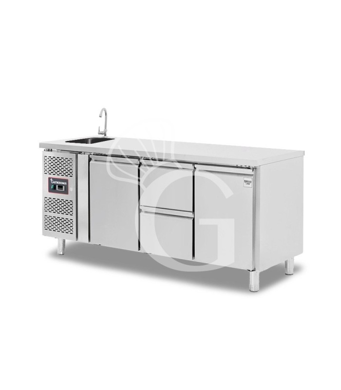 Tavolo refrigerato 2 cassetti centrali, 2 porte, lavello e rubinetto, motore a sinistra, P 700 mm, +2°C/+8°C