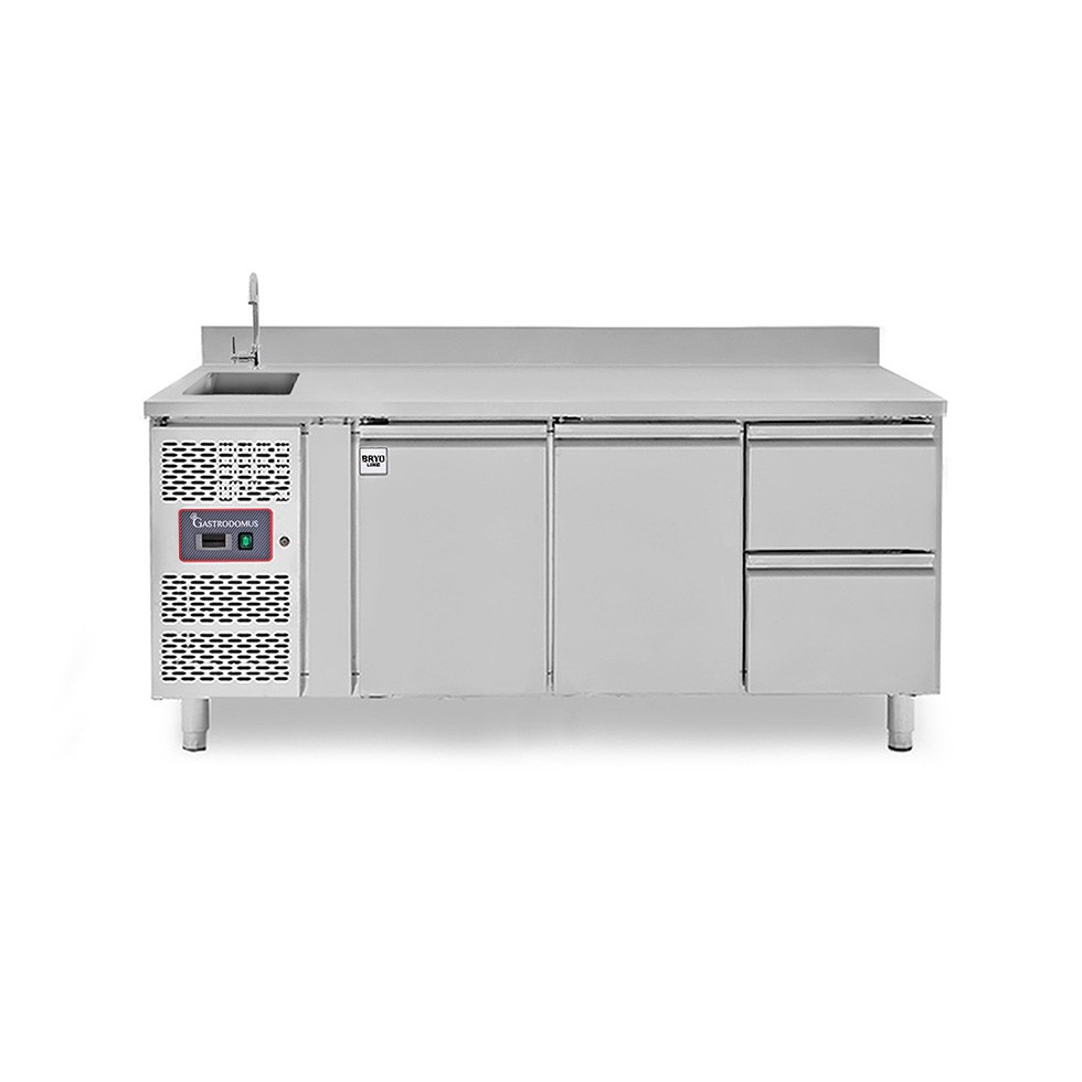 Tavolo refrigerato 2 cassetti 2 porte con lavello e alzatina, motore a sinistra Prof. 700 mm, temp. +2°C/+8°C, con rubinetto