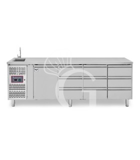 Tavolo refrigerato 9 cassetti 1 porta con lavello,motore a sinistra Prof. 700 mm, temp. +2°C/+8°C, con rubinetto