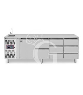 Tavolo refrigerato 6 cassetti da 1/3, 2 cassetti da 1/2, 1 porta lavello, rubinetto, P 700 mm, +2°C/+8°C, motore a sinistra