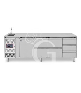 Tavolo refrigerato 7 cassetti, 1 porta. lavello, rubinetto, motore a sinistra, P 700 mm, +2°C/+8°C