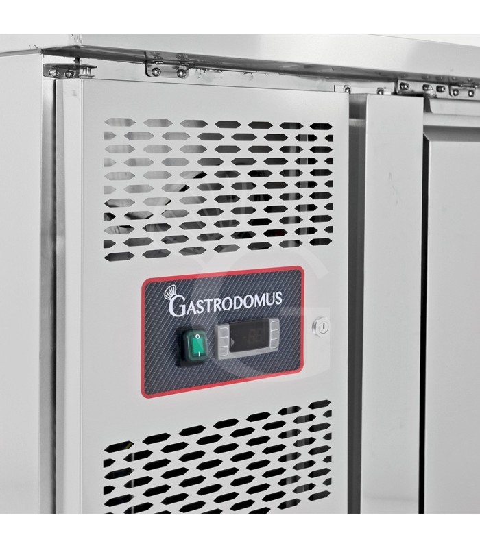 Tavolo refrigerato 2 cassetti centrale destro, 3 porte, lavello e rubinetto, motore a sinistra, P 700 mm, +2°C/+8°C