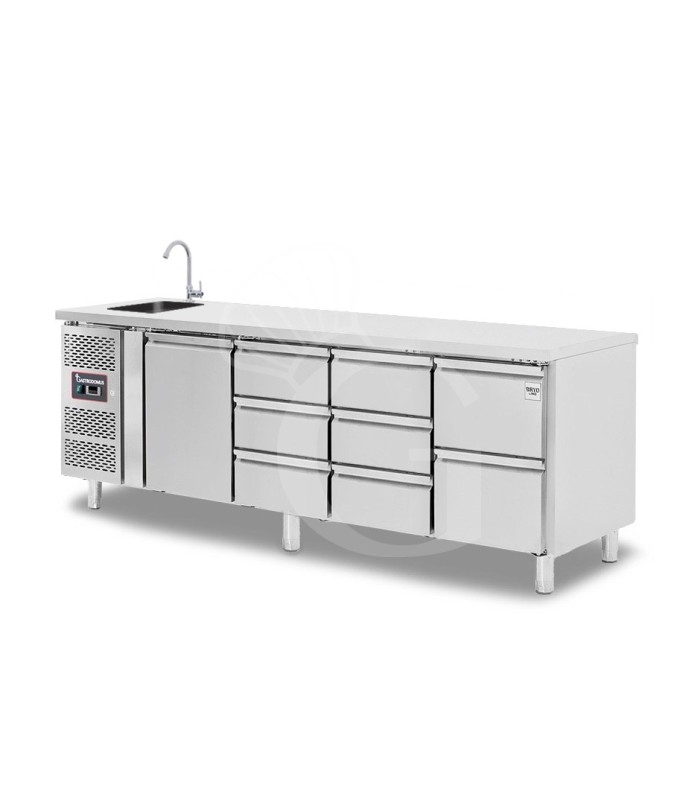 Tavolo refrigerato 8 cassetti, 1 porta lavello, rubinetto, P 700 mm, +2°C/+8°C, motore a sinistra