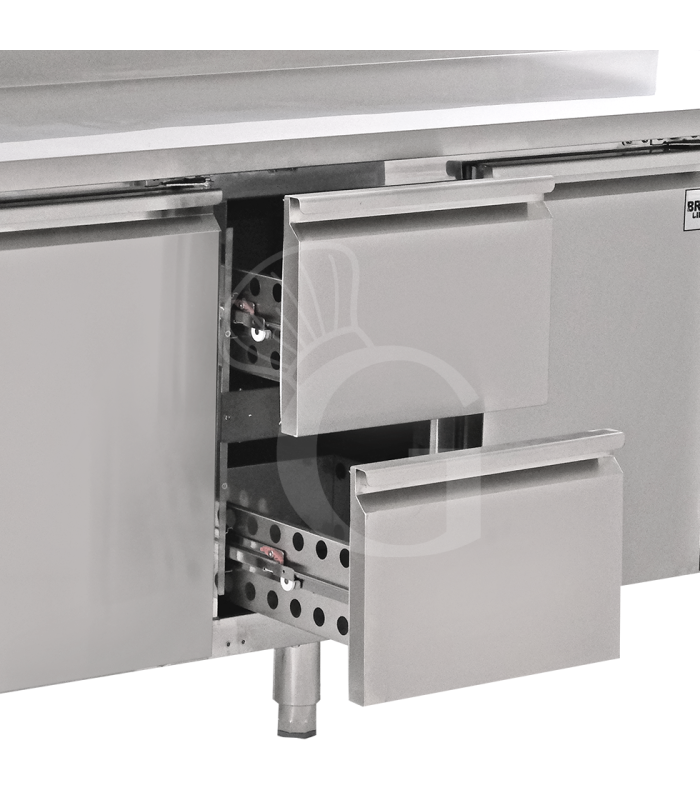 Tavolo refrigerato 8 cassetti, 1 porta lavello, rubinetto, P 700 mm, +2°C/+8°C, motore a sinistra
