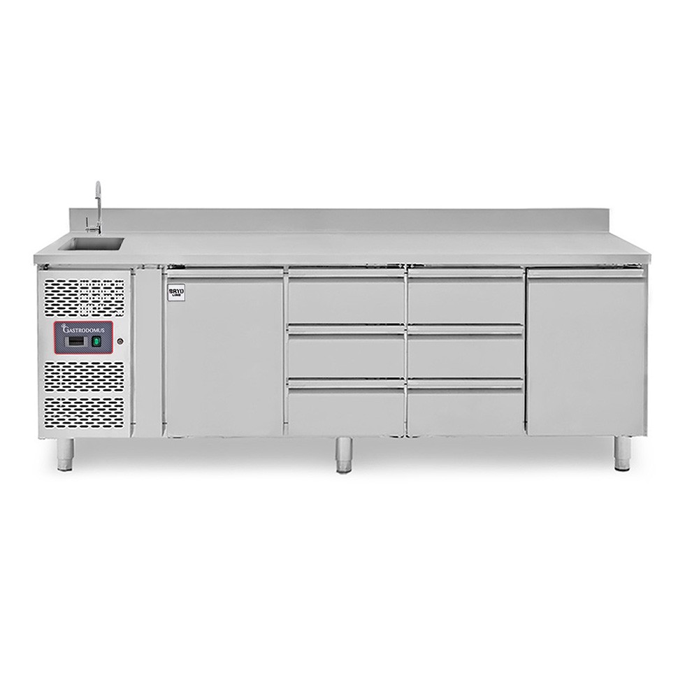 Tavolo refrigerato 6 cassetti centrali, 2 porte, lavello, rubinetto, alzatina, motore a sinistra, P 700 mm, +2°C/+8°C