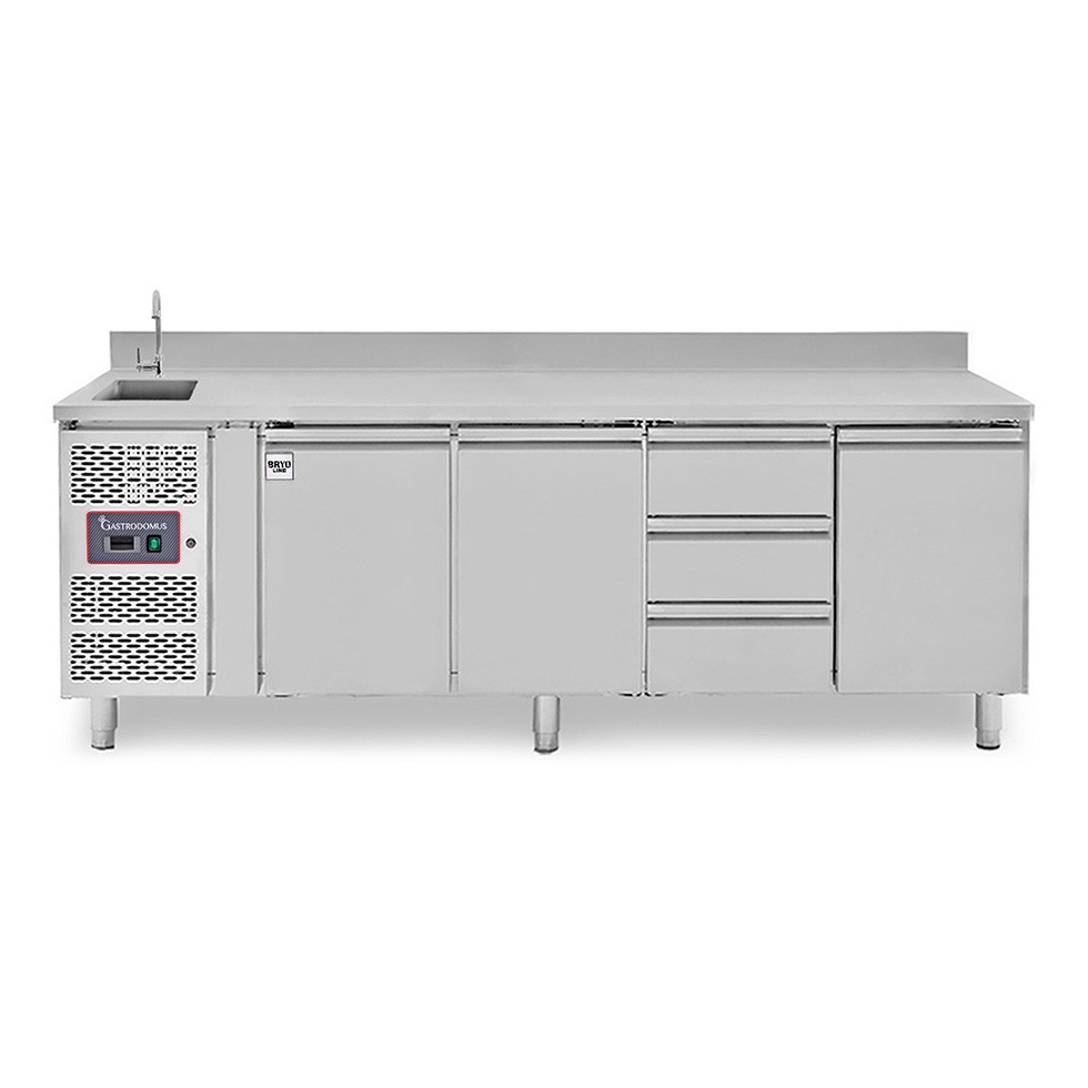 Tavolo refrigerato 3 cassetti 3 porte con lavello e alzatina,motore a sinistra Prof. 700 mm, temp. +2°C/+8°C, con rubinetto