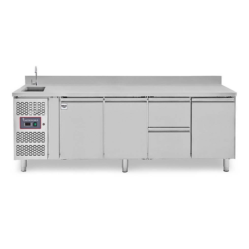 Tavolo refrigerato 2 cassetti centrale destro, 3 porte, lavello, rubinetto e alzatina, motore a sinistra P 700 mm, +2°C/+8°C