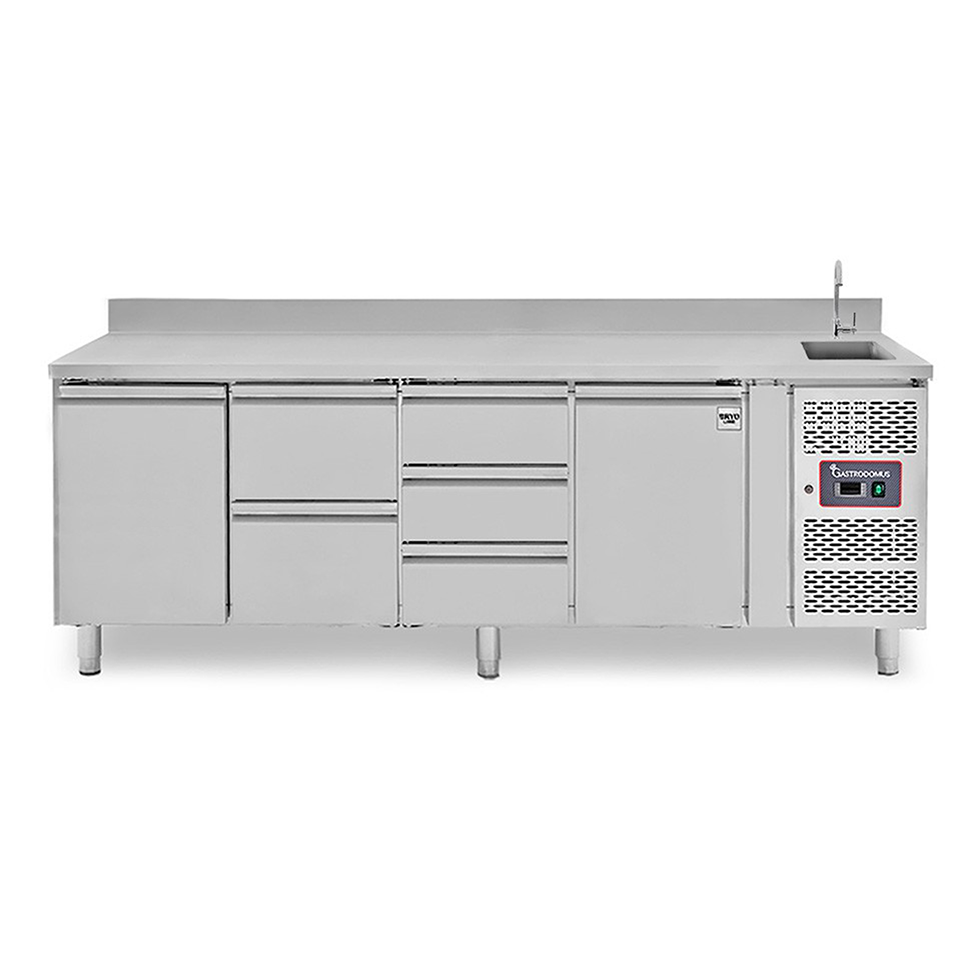 Tavolo refrigerato 5 cassetti 2+3 centrali, 2 porte, lavello, rubinetto, alzatina, P 700 mm, +2°C/+8°C