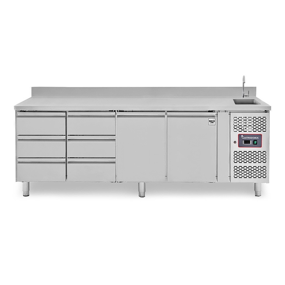 Tavolo refrigerato 6 cassetti a sinistra, 2 porte, lavello, rubinetto, alzatina, P 700 mm, +2°C/+8°C