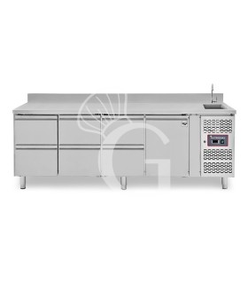 Tavolo refrigerato 6 cassetti da 1/2 a sinistra, 1 porta, lavello, alzatina, P 700 mm, +2°C/+8°C