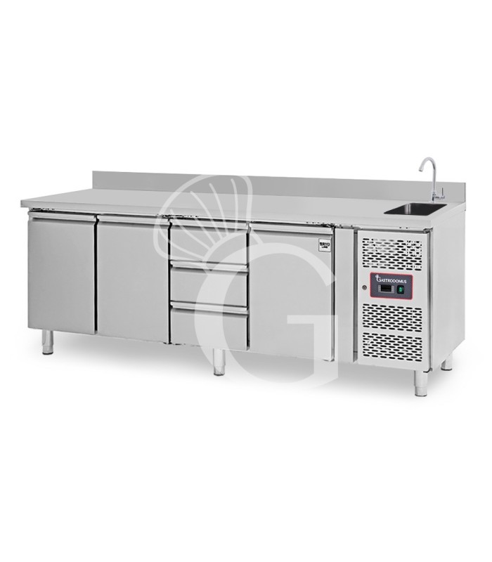 Tavolo refrigerato 3 cassetti 3 porte con lavello e alzatina, Prof. 700 mm, temp. +2°C/+8°C, completo di rubinetto