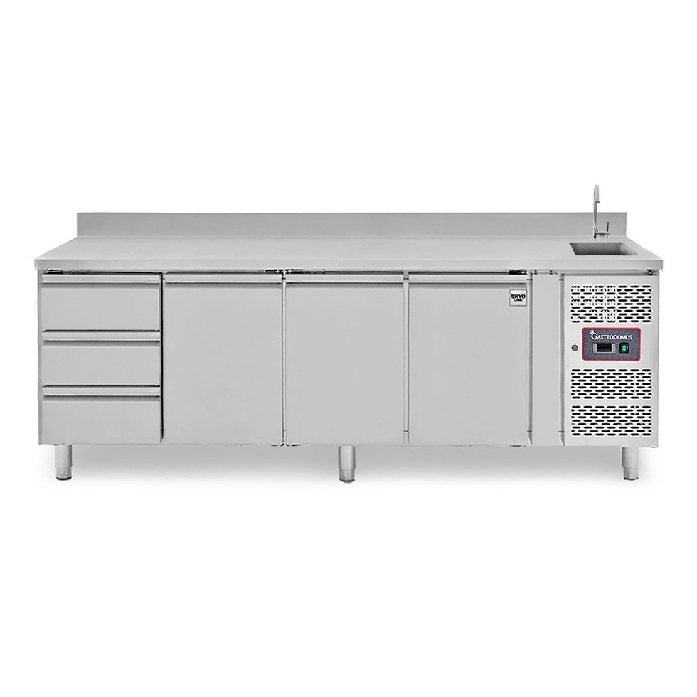 Tavolo refrigerato 3 cassetti a sinistra, 3 porte, lavello, rubinetto e alzatina, P 700 mm, +2°C/+8°C