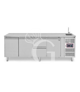 Tavolo refrigerato 2 cassetti centrale destro, 3 porte, lavello e rubinetto, P 700 mm, +2°C/+8°C