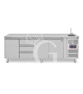 Tavolo refrigerato 3 cassetti 3 porte con lavello, Prof. 700 mm, temp. +2°C/+8°C, completo di rubinetto
