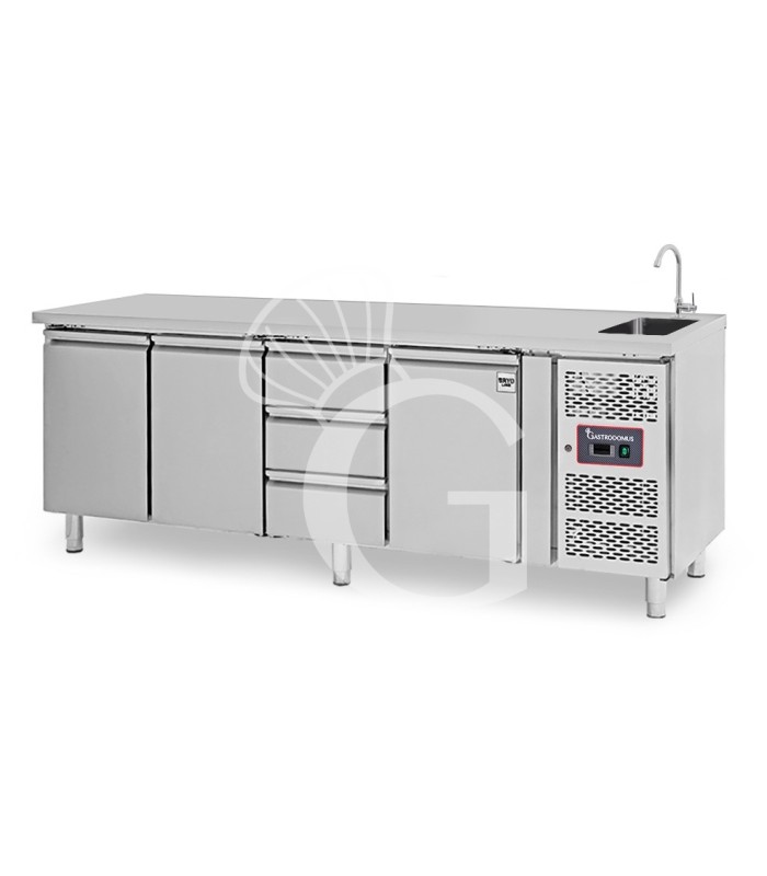 Tavolo refrigerato 3 cassetti 3 porte con lavello, Prof. 700 mm, temp. +2°C/+8°C, completo di rubinetto