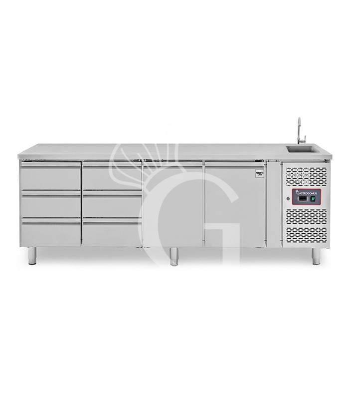 Tavolo refrigerato 6 cassetti 2 porte con lavello, Prof. 700 mm, temp. +2°C/+8°C, completo di rubinetto
