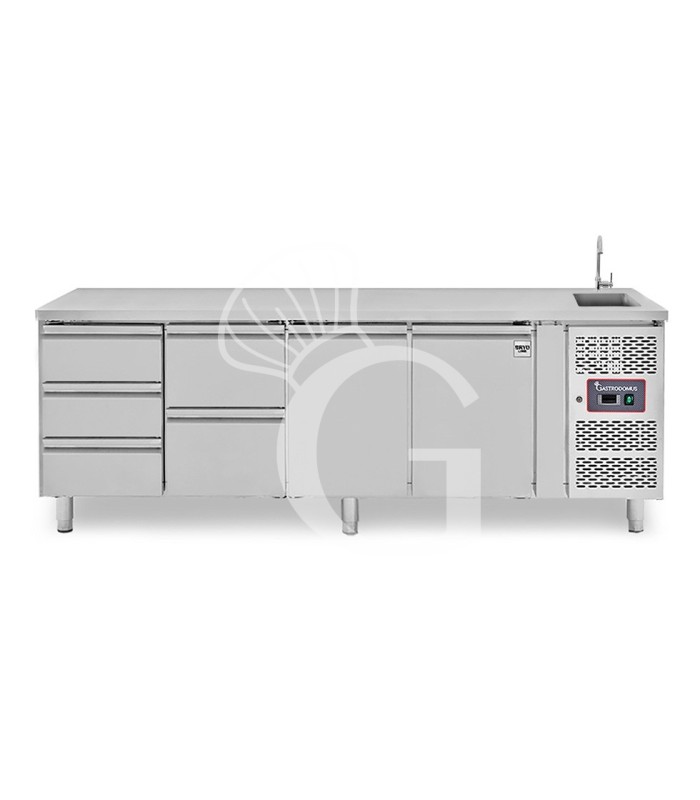 Tavolo refrigerato 6 cassetti 2 porte con lavello, Prof. 700 mm, temp. +2°C/+8°C, completo di rubinetto
