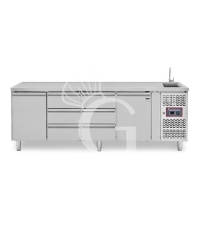 Tavolo refrigerato 6 cassetti 2 porte con lavello, Prof. 700 mm, temp. +2°C/+8°C, completo di rubinetto