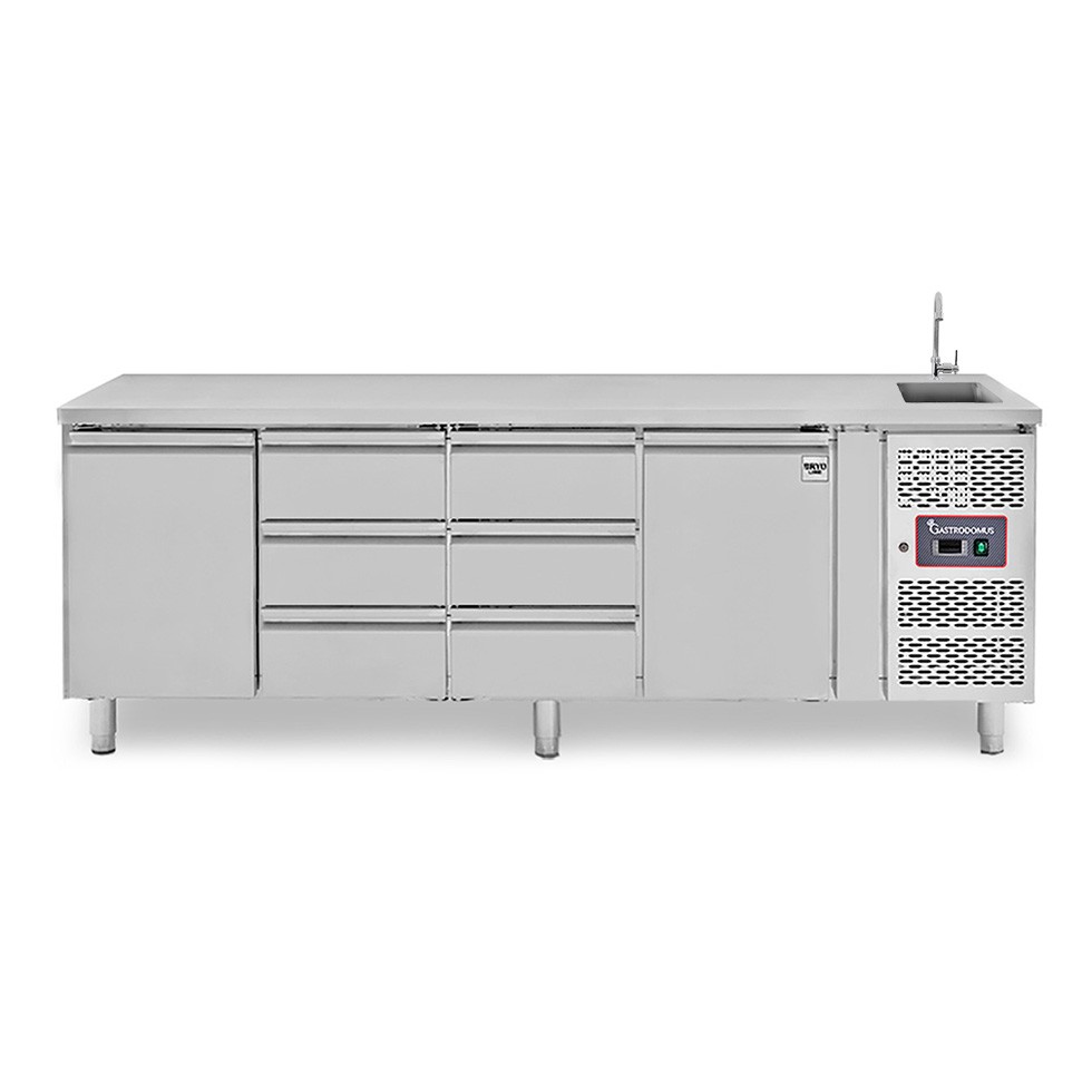 Tavolo refrigerato 6 cassetti 2 porte con lavello, Prof. 700 mm, temp. +2°C/+8°C, completo di rubinetto