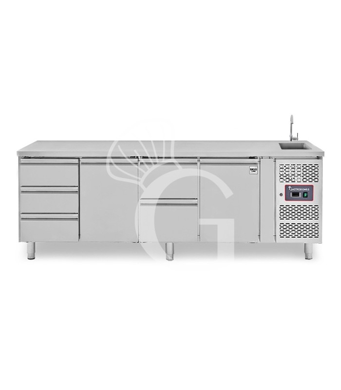 Tavolo refrigerato 5 cassetti + 2 porte alternati, lavello, rubinetto, P 700 mm, +2°C/+8°C