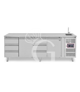 Tavolo refrigerato 6 cassetti 2 porte con lavello, Prof. 700 mm, temp. +2°C/+8°C, completo di rubinetto